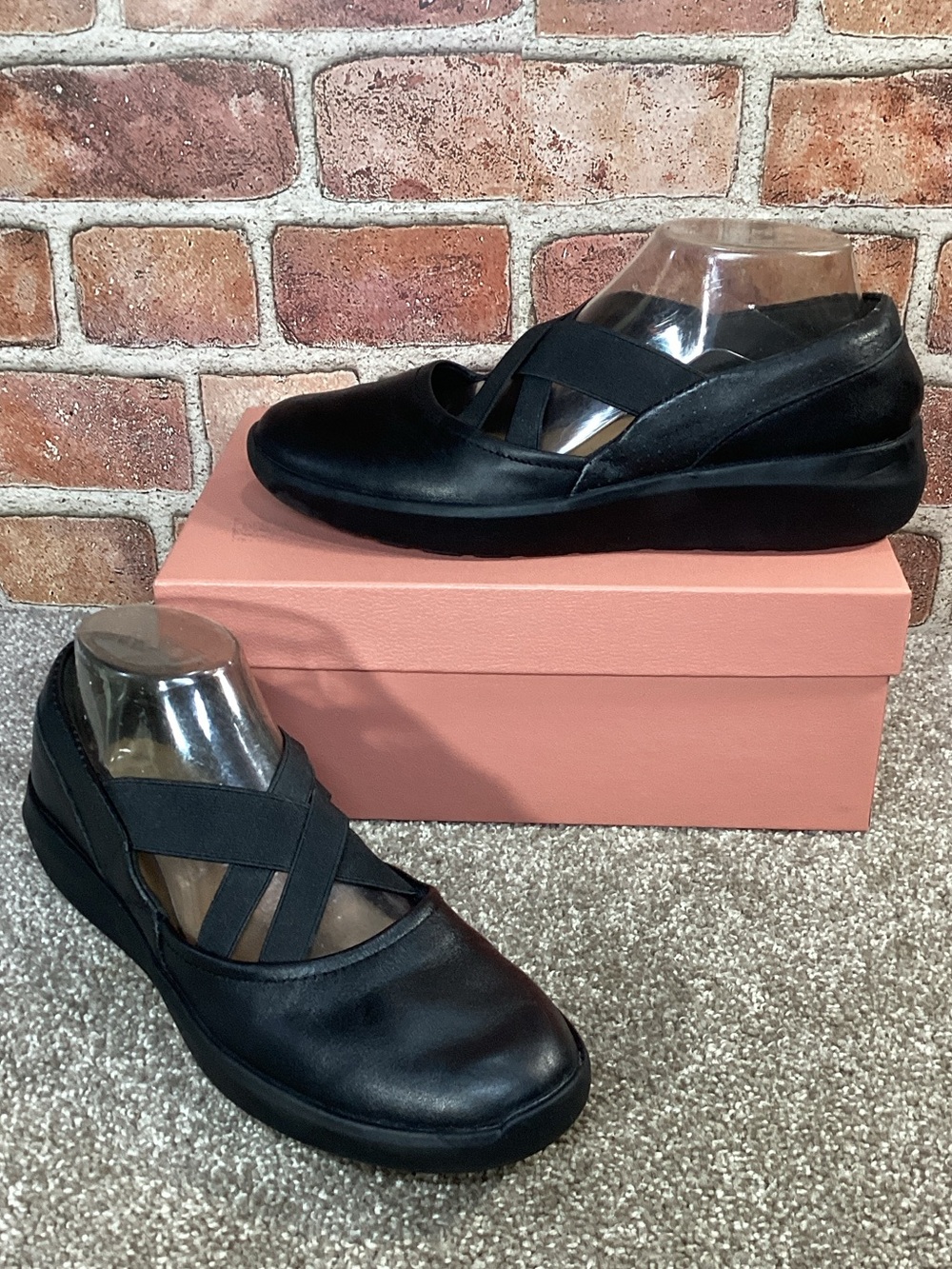 Clarks Kayleigh Cove womens Black Mary Jane Flats size 8.5